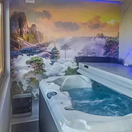 木屋 Gorskie Janosik, Kwicol I Pyzdra Jacuzzi, Sauna